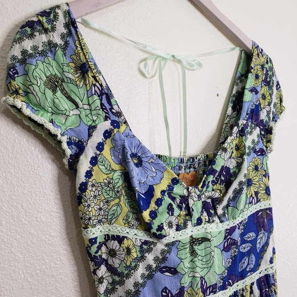 FREE PEOPLE Smocked, Floral, Eyelet Lace Tie Dress size Small - Picture 4 of 6
